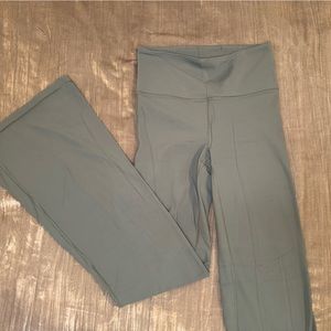 Athleta ELATION FLARE PANT size xs
